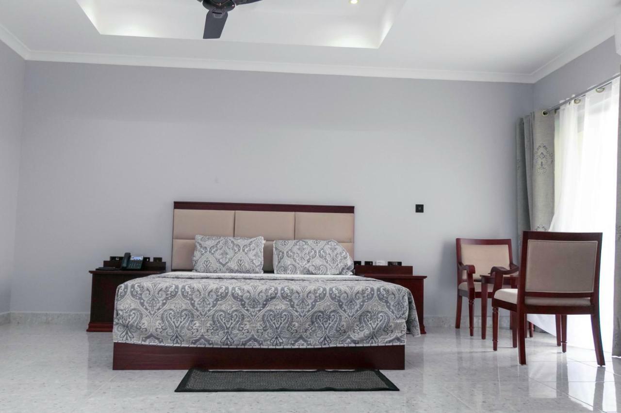 Monarch Hotel Accra Exterior photo