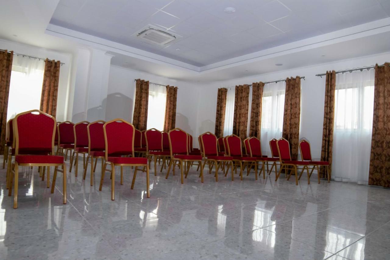 Monarch Hotel Accra Exterior photo