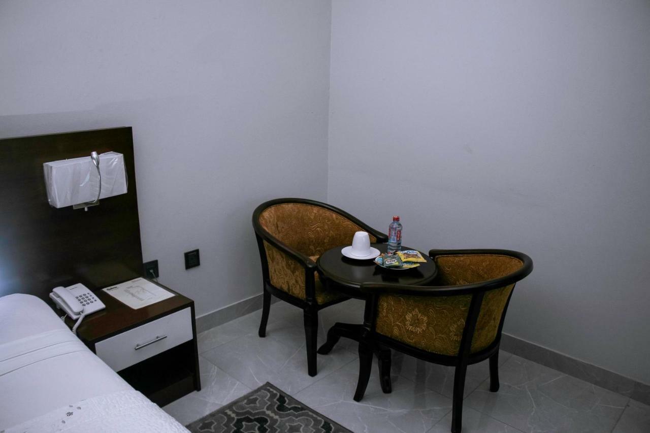 Monarch Hotel Accra Exterior photo