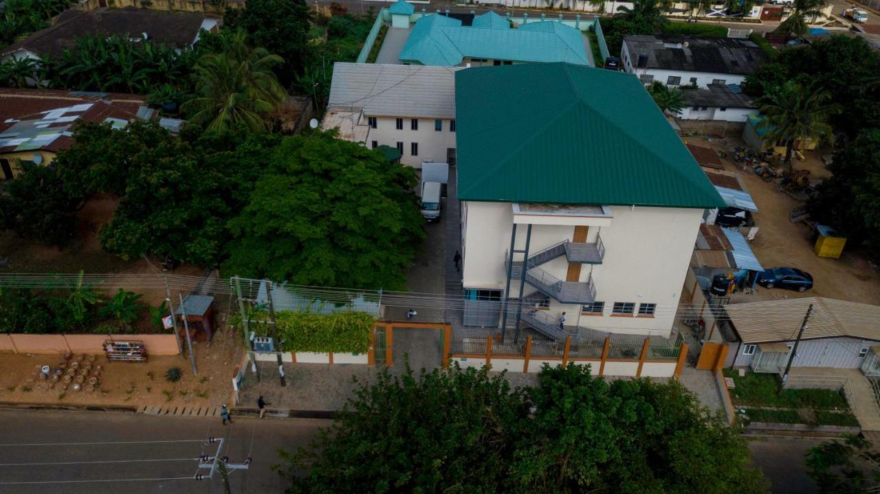 Monarch Hotel Accra Exterior photo
