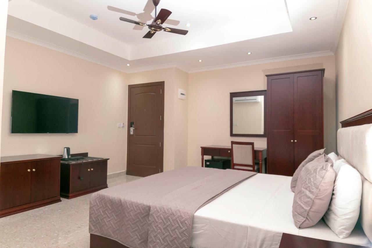 Monarch Hotel Accra Exterior photo