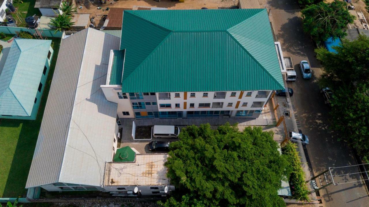 Monarch Hotel Accra Exterior photo